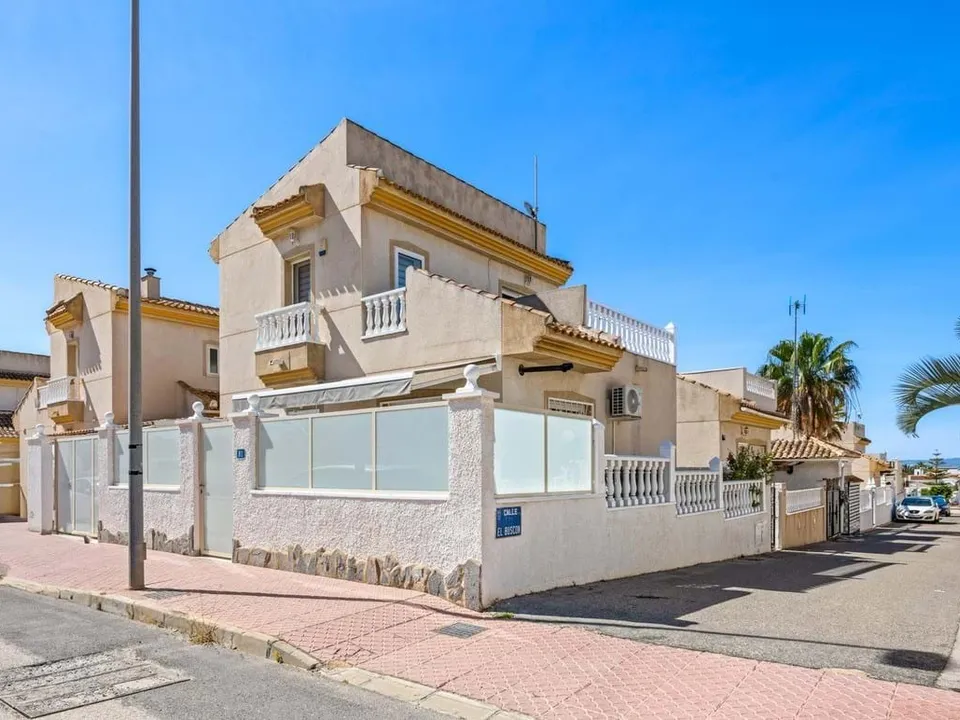 Hilton Real Estate photo 2