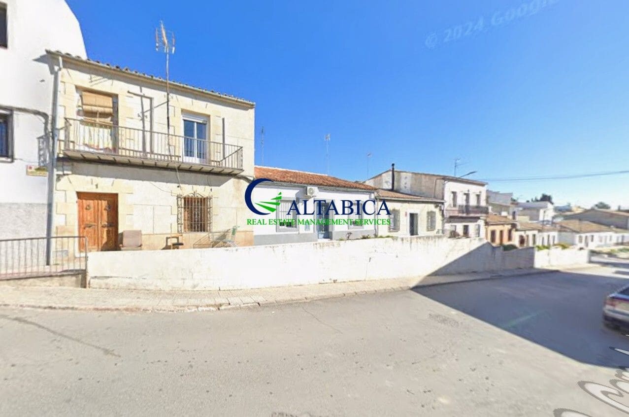 Villa for sale in Ubeda, Jaén photo 4