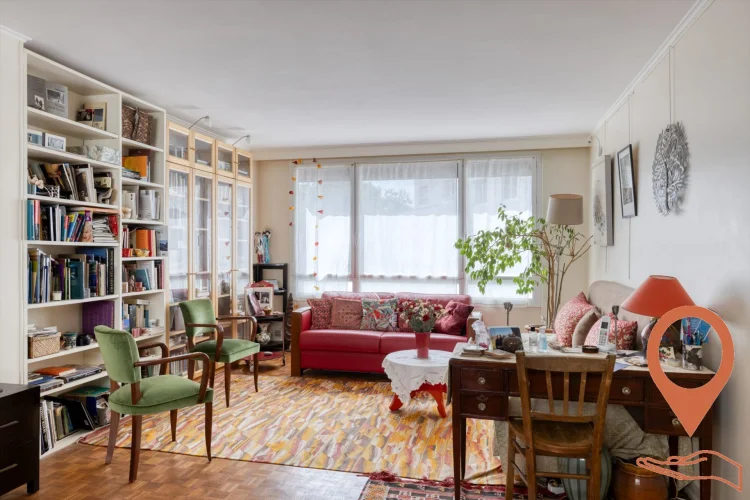 Apartment for Sale in Life Annuity Paris