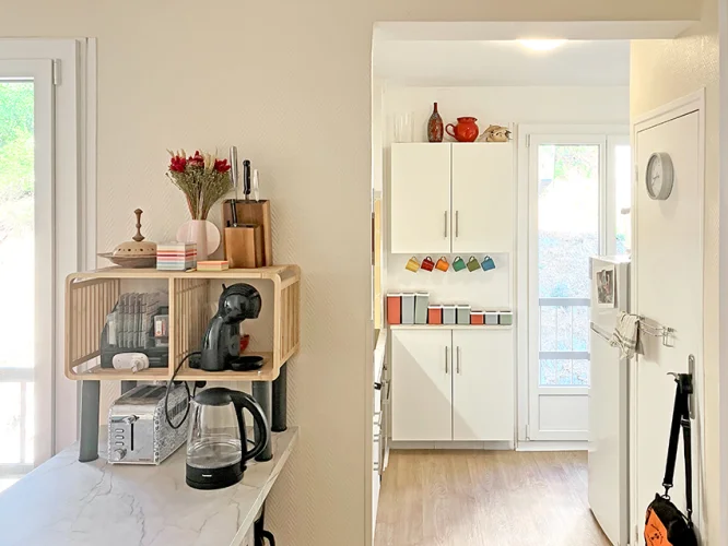 Clean, Updated Two Bedroom Apartment with Elevator and Lovely Views photo 4