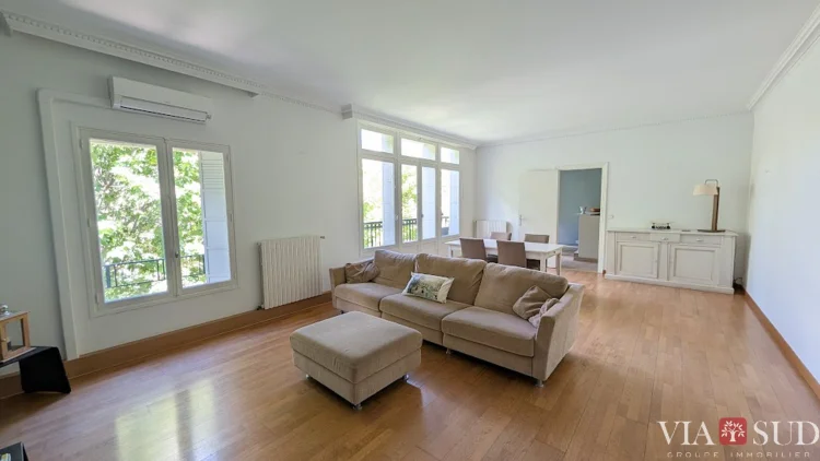 For Sale – Superb Bourgeois Apartment on the Allées Paul-Riquet – Béziers photo 2