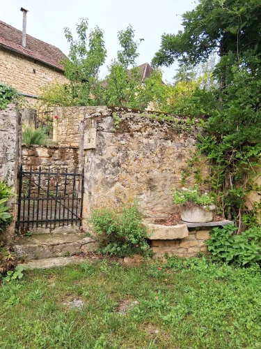 Character House, Outbuildings and Garden of 621m² in Total photo 5