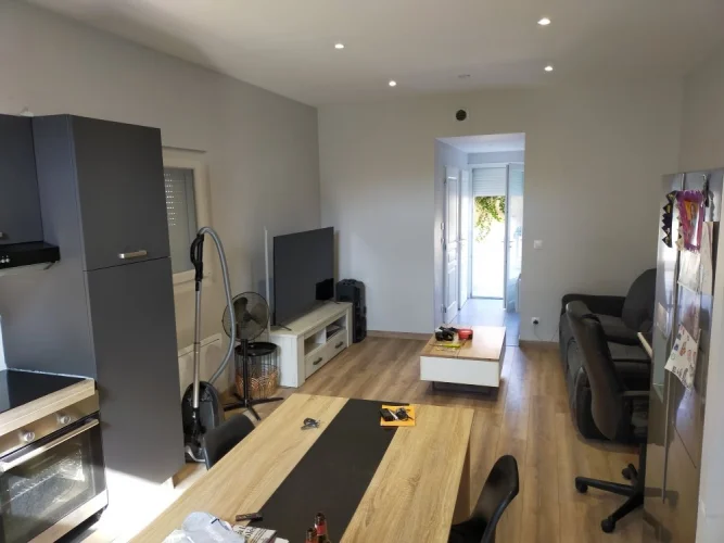 Discover this Charming Semi-Detached Town House with a Courtyard and a Cellar photo 4