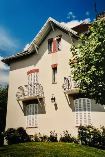 Maison Bourgeoise, Gite Called Owl Cottage, 2 Stables, 2 Garages One Acre Walled Garden/ Arbor. Land with Outline Planni…
