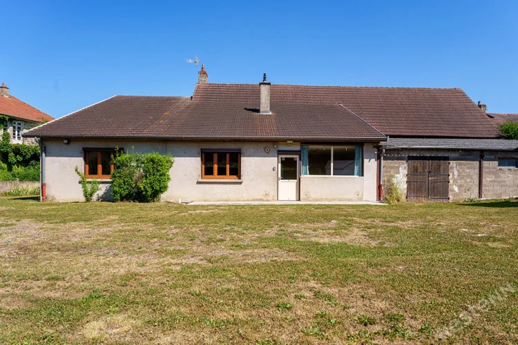 An Old Farm with Great Potential in Champforgeuil photo 2