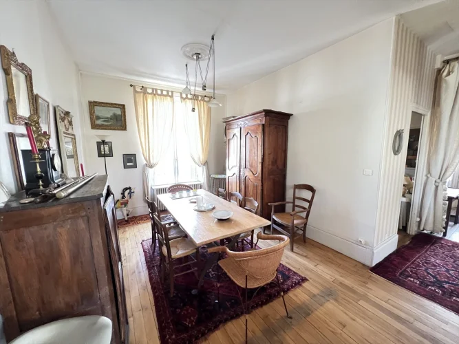 Character House photo 4