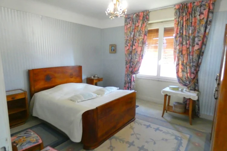 Aurillac House with 5 Bedrooms Plus a 2-Room Apartment photo 4