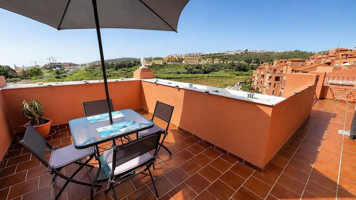 Penthouse for sale in La Duquesa / Puerto de la Duquesa, Manilva, Málaga