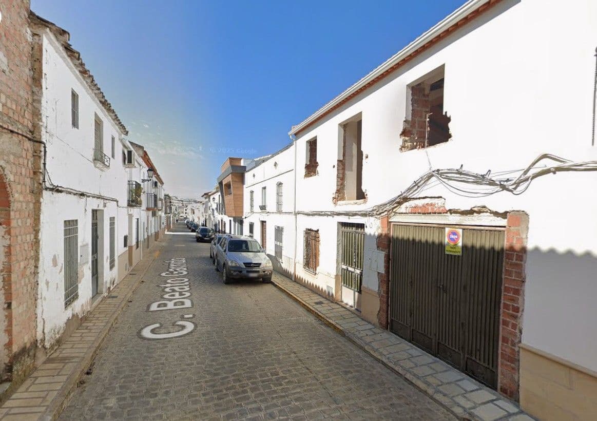 Villa for sale in Porcuna, Jaén