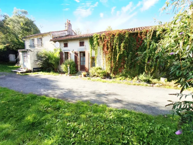 Charming Semi-Detached Home with Barns, Orchard and 5000m² of Land photo 5