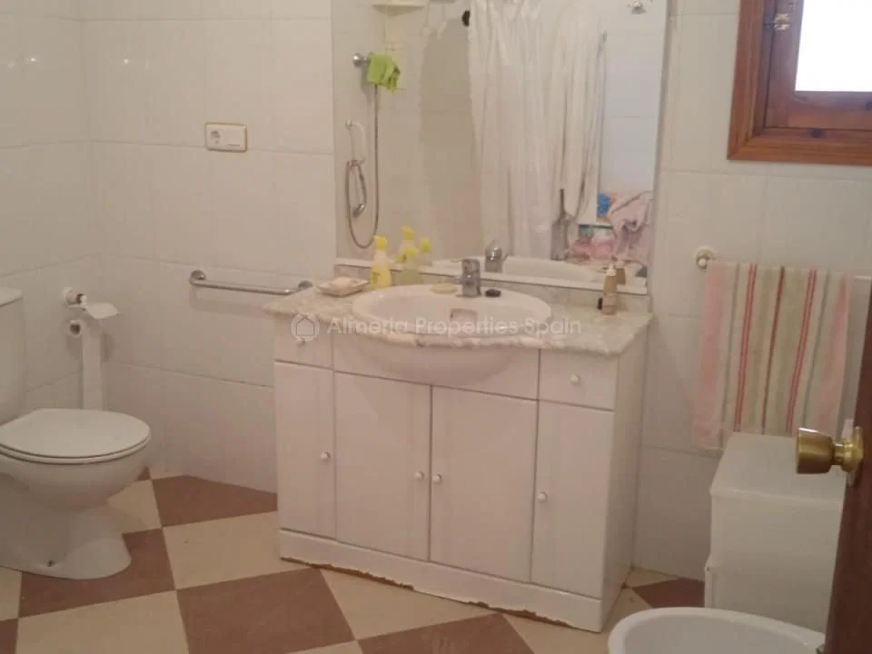 Town house in Albanchez, Almeria province photo 5