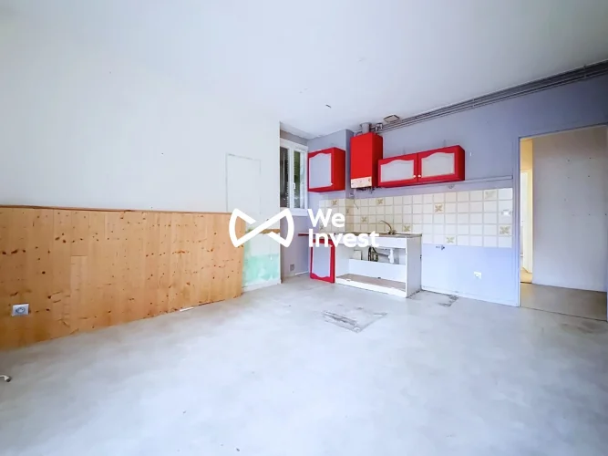 53 m² Two-Bedroom Flat to Renovate in Central Pau photo 2