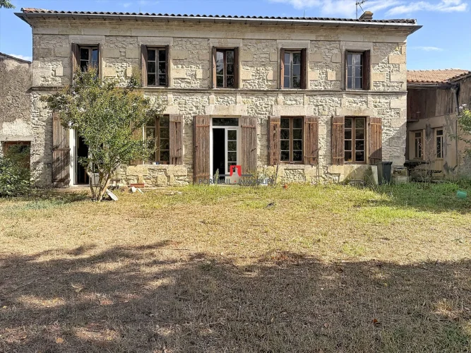 Stone House 275m²