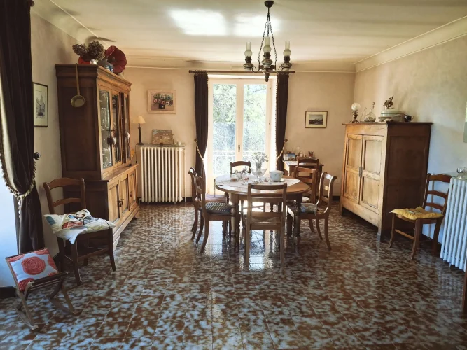 Spacious Family Home with 2 Hectares of Land, Extensive Outbuildings and Beautiful Countryside Views photo 3