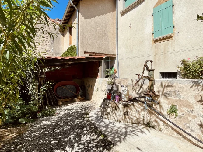 In the Heart of a Tourist Village, a Charming Renovated Char photo 5