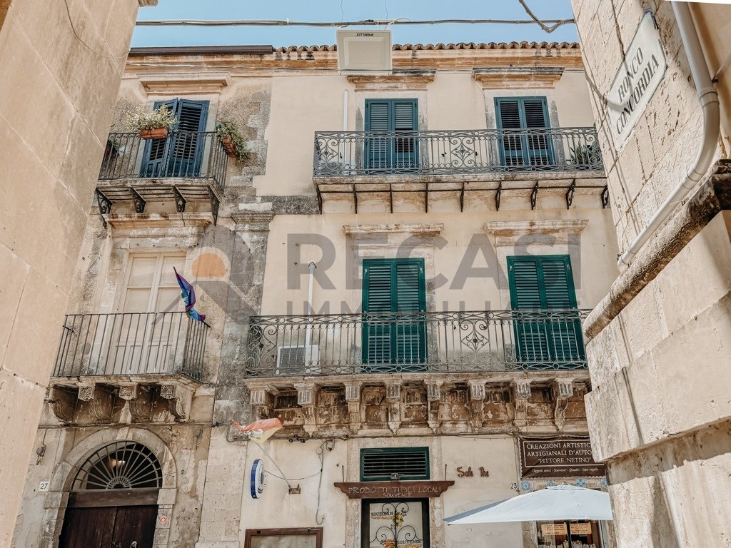 3 bedrooms historic apartment, 145 m² Noto, Syracuse (province)