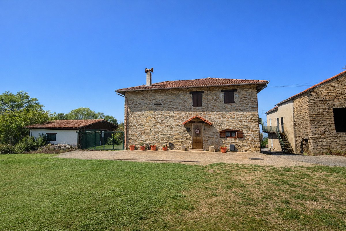 3 bedrooms house, 120 m² Roccaverano, Asti (province) Langhe