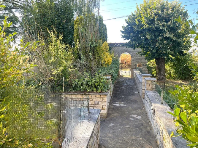 Beautiful Countryside Cottage with Land photo 4