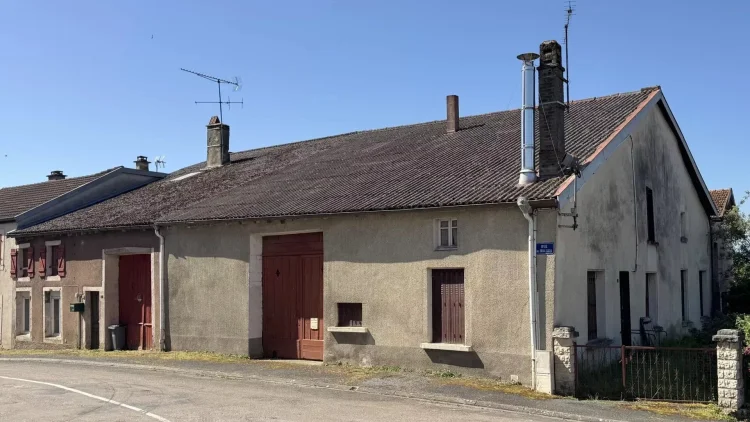 Breuvannes-En-Bassigny – Two Attached Houses to Renovate – Village Centre – Great Potential