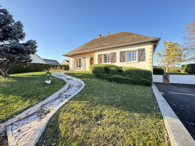Single-Story Villa with Semi-Underground Basement