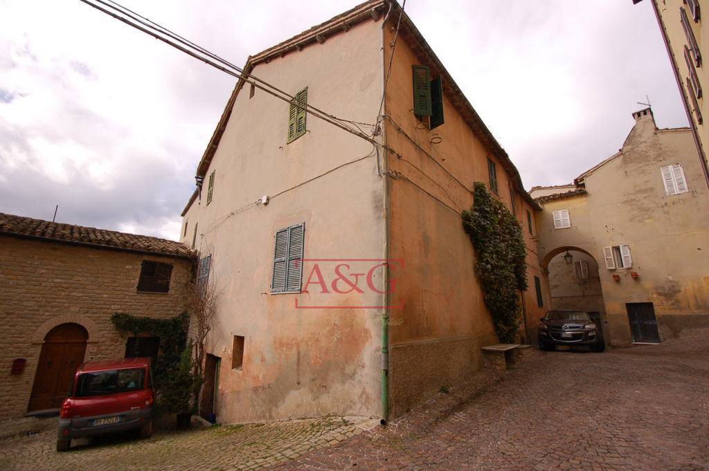 6 bedrooms detached house, 510 m² Monte San Martino, Macerata (province) photo 2