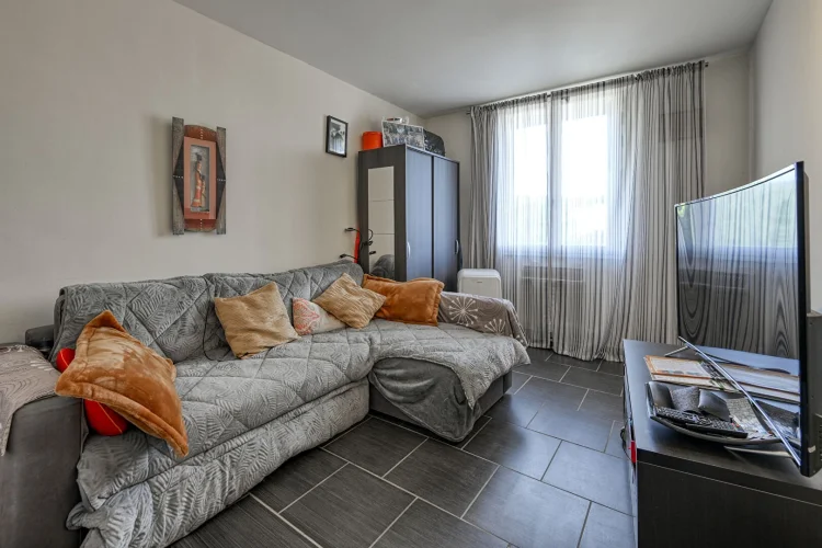 2-Bedroom Apartment, 62 m² photo 5