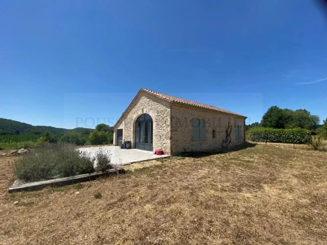 Charming Stone Barn Renovated in 2019, on a Land of 1.524 m²