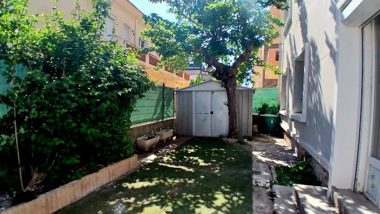 Fully Renovated Apartment on the Ground Floor with Garden, at Walking Distance from the Sea. photo 3