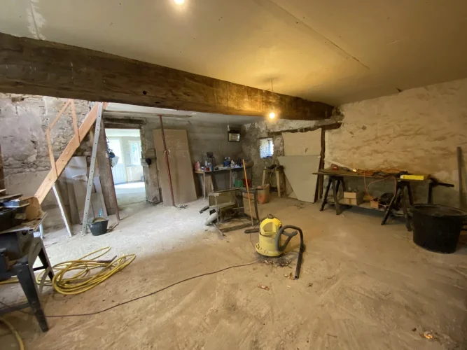 A Cute House to Finish Renovating in a Hamlet of Saint Léger Magnazeix photo 4