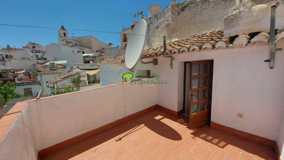 Townhouse for sale in Sedella, Málaga photo 2