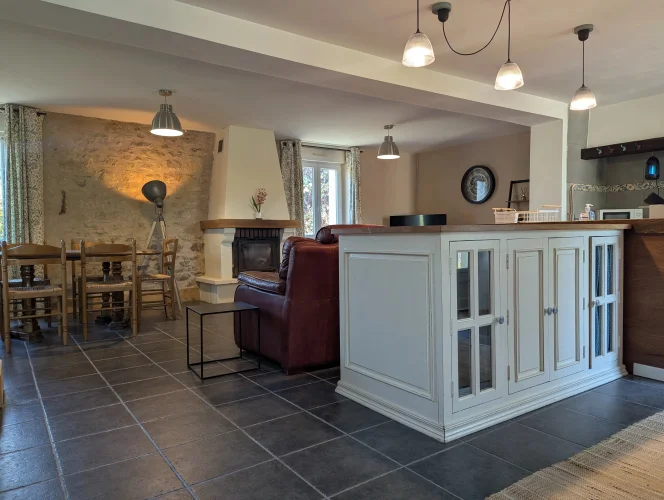 Delightful Character Property just 6km from Amenities photo 3