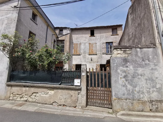 Superb Character Home in Loudun, 7 Rooms, 188 m² photo 5