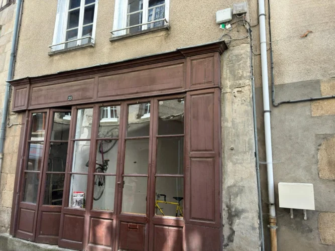 2 Bed House for Sale in Saint-Léonard-De-Noblat