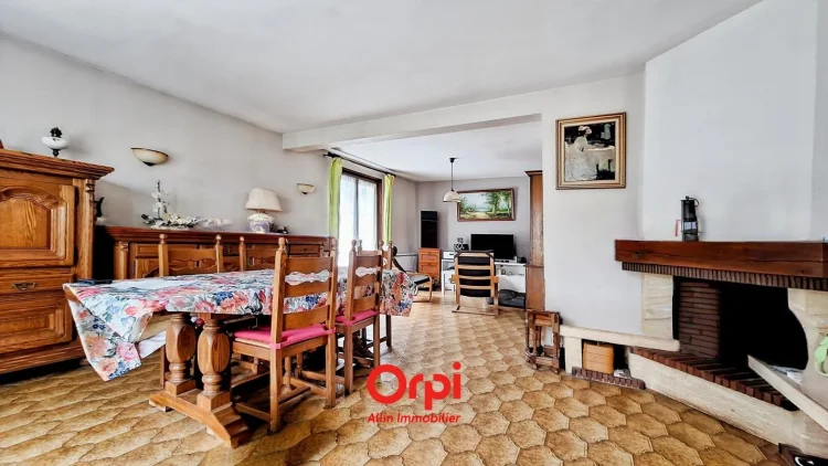 House for Sale photo 3