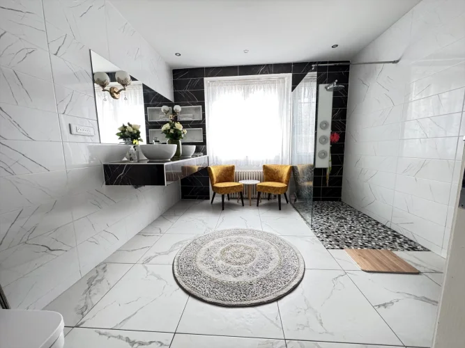 Renovated Beautiful House photo 4