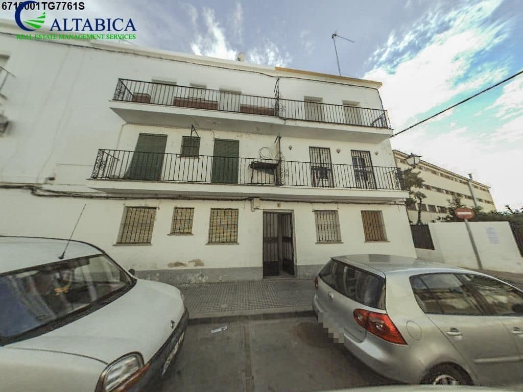 Flat for sale in Lora del Río, Seville photo 3
