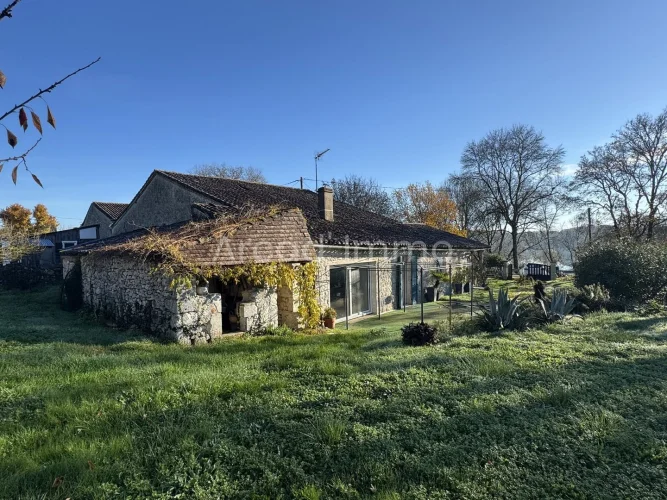 Small Stone Farmhouse, in Need of Renovation, Set on approx. 1,400 m² of Enclosed Land.