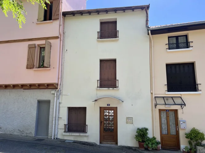 2 Bed House for Sale in Tarascon-Sur-Ariège