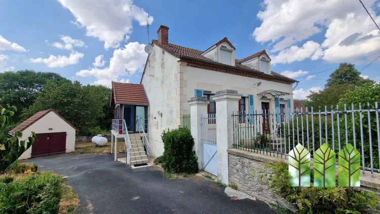 2 Bedroom Home with Large Garden photo 4