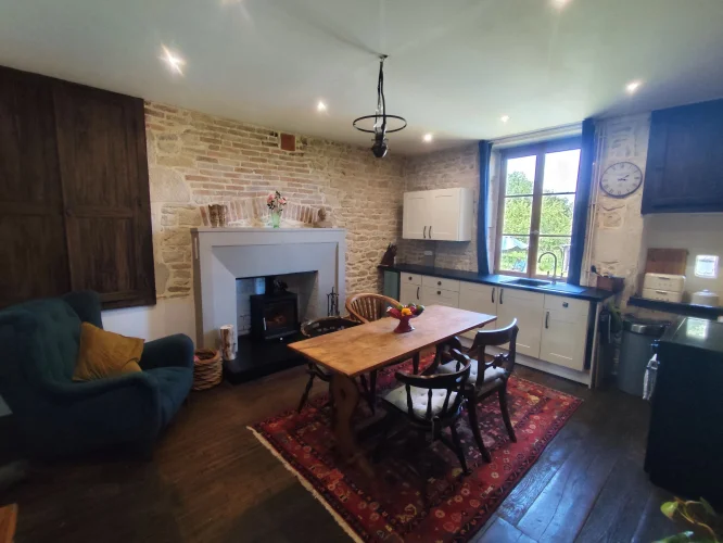 Pretty 3 Bedroom Cottage with Large Garden and Barn Close to Civray photo 5