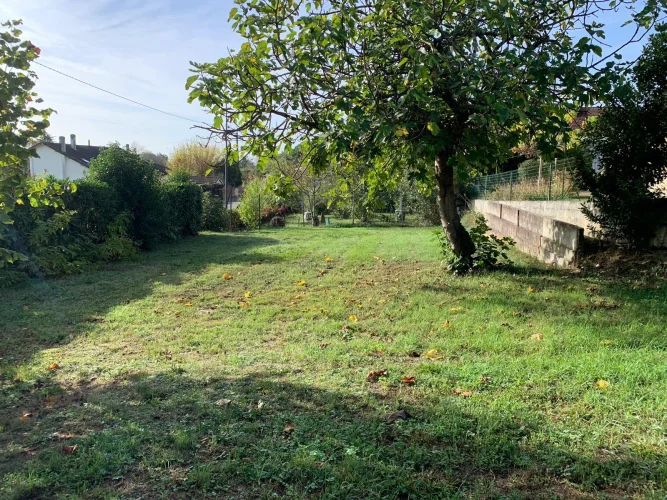 Stone House of 125 m² to Renovate with Garden on a Plot of 1060 m² photo 2