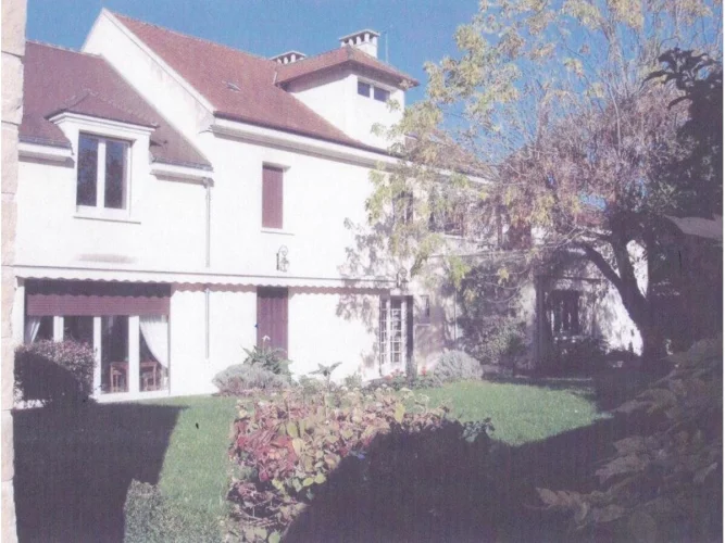 House F12