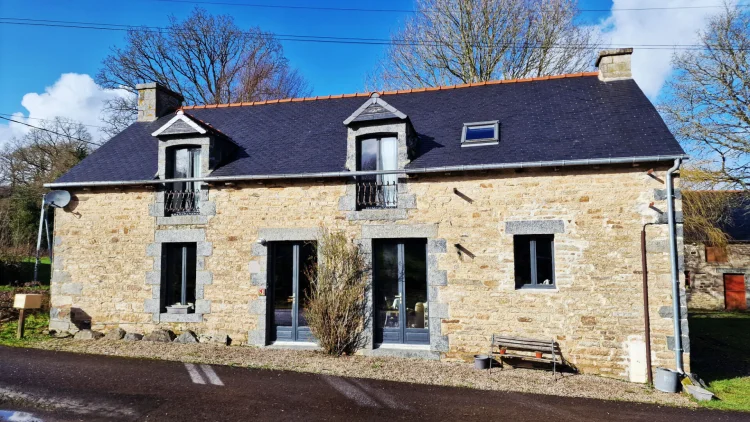 Côtes D'armor Beautiful 3 Bed Stone Cottage, Ideal Holiday Home, Well Presented with Parking and Terrace