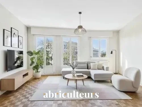 Bright Apartment - Hôtel De Ville District - Near the Sea