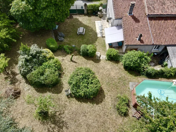 Charming 4-Bedroom Home in a Small Hamlet photo 5