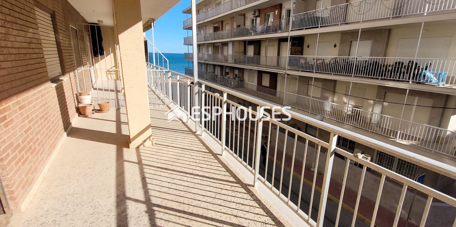 Apartment for sale in Guardamar Playa, Guardamar del Segura, Alicante photo 4