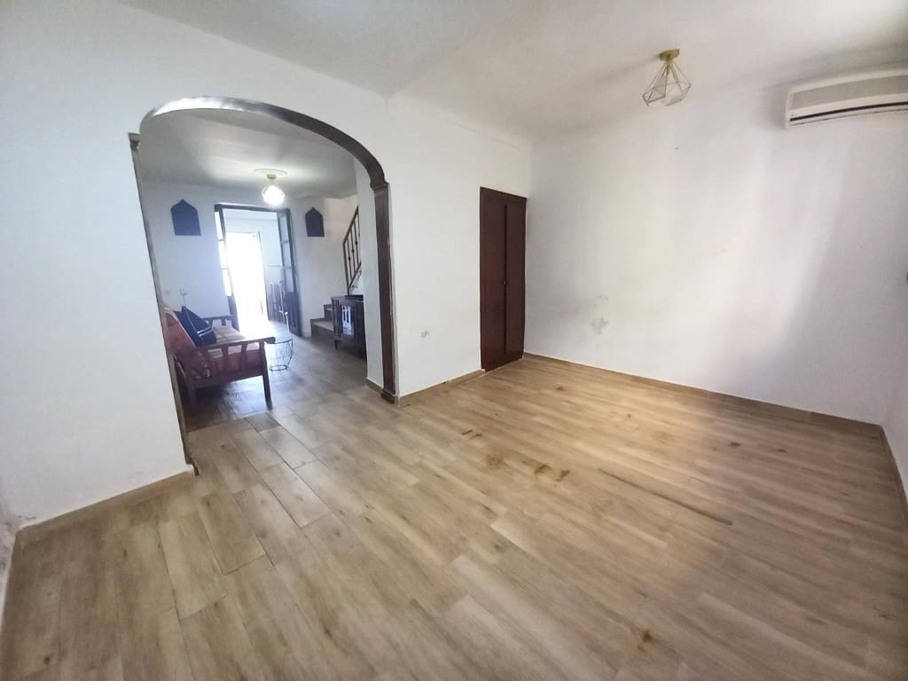 Townhouse for sale in Martos, Jaén photo 4