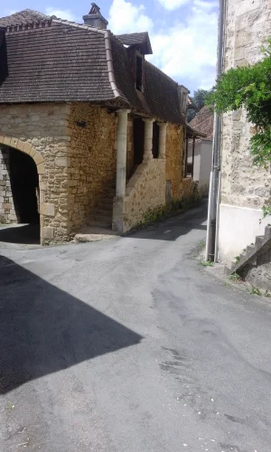 Very Large Town Centre Property for Renovation photo 2