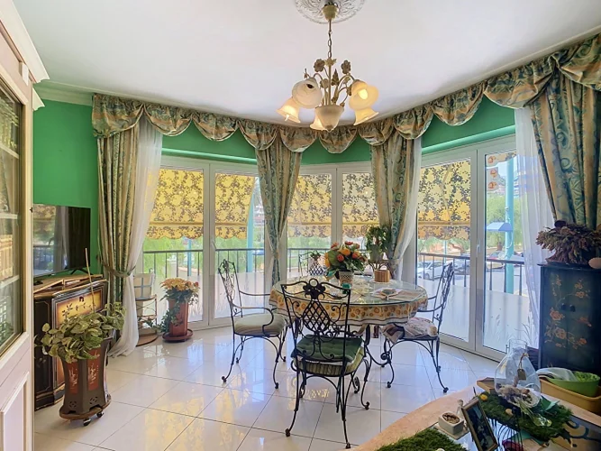 Menton 3 Rooms 80.20 m² - Sale in Life Annuity