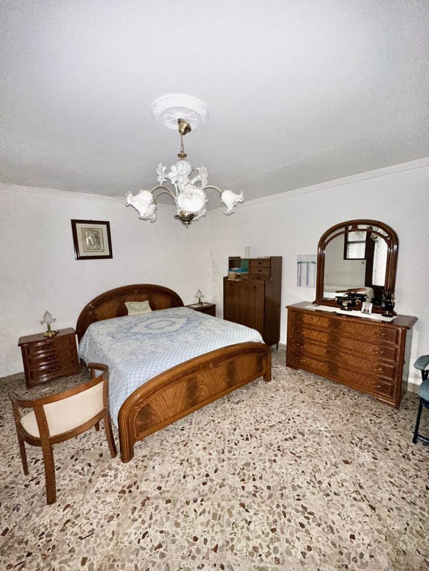 Property in Palazzo Adriano photo 3